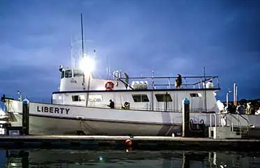 GoFish.Rocks marketplace for fishing trips and water tours